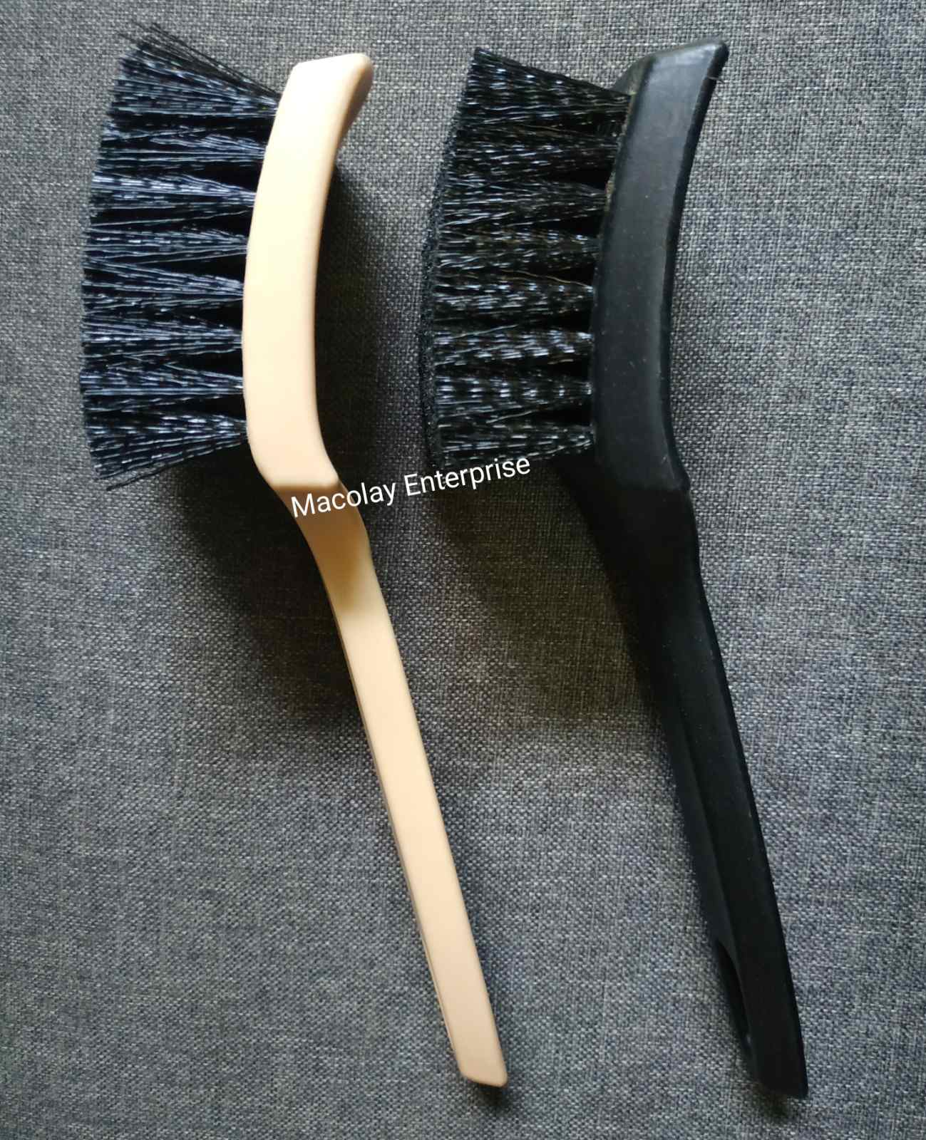 WH-16 Medium Soft Bristle Ergonomic Tire Brush