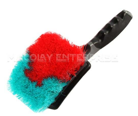 WH-31 Two-Color Flagged Bristle Rubber Handle Tire Brush