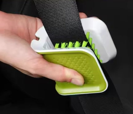 IN-17 Seatbelt Brush