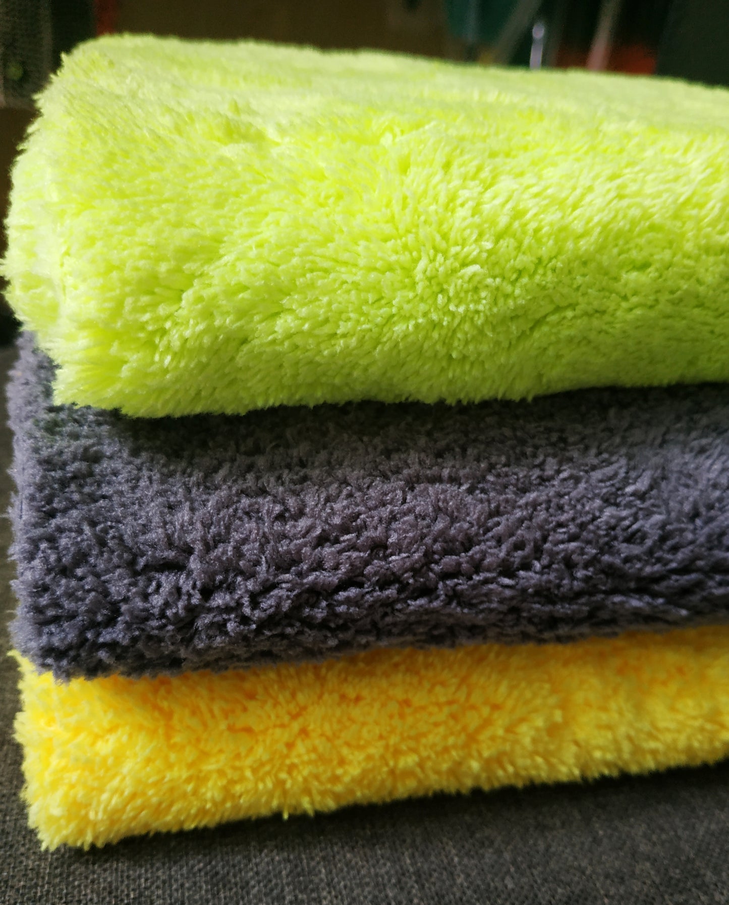 500gsm 16x16-in Soft Edgeless Microfiber Car Buffing Towel