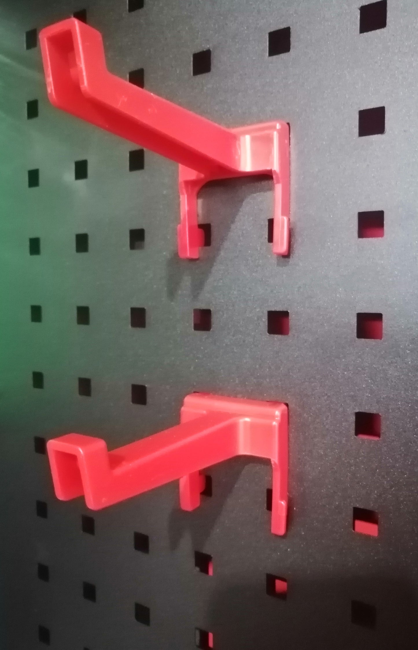 MG-005b Plastic Hooks or Pegs for Peg Board