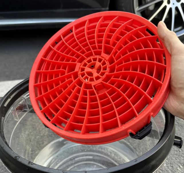 MG-004e  Car Wash Bucket Grit Guard/Dirt Trap