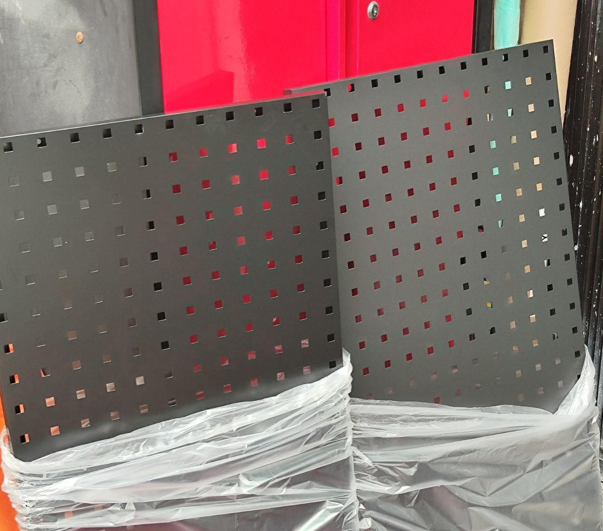 MG-005 90cm x 45cm Steel Garage PEG BOARD