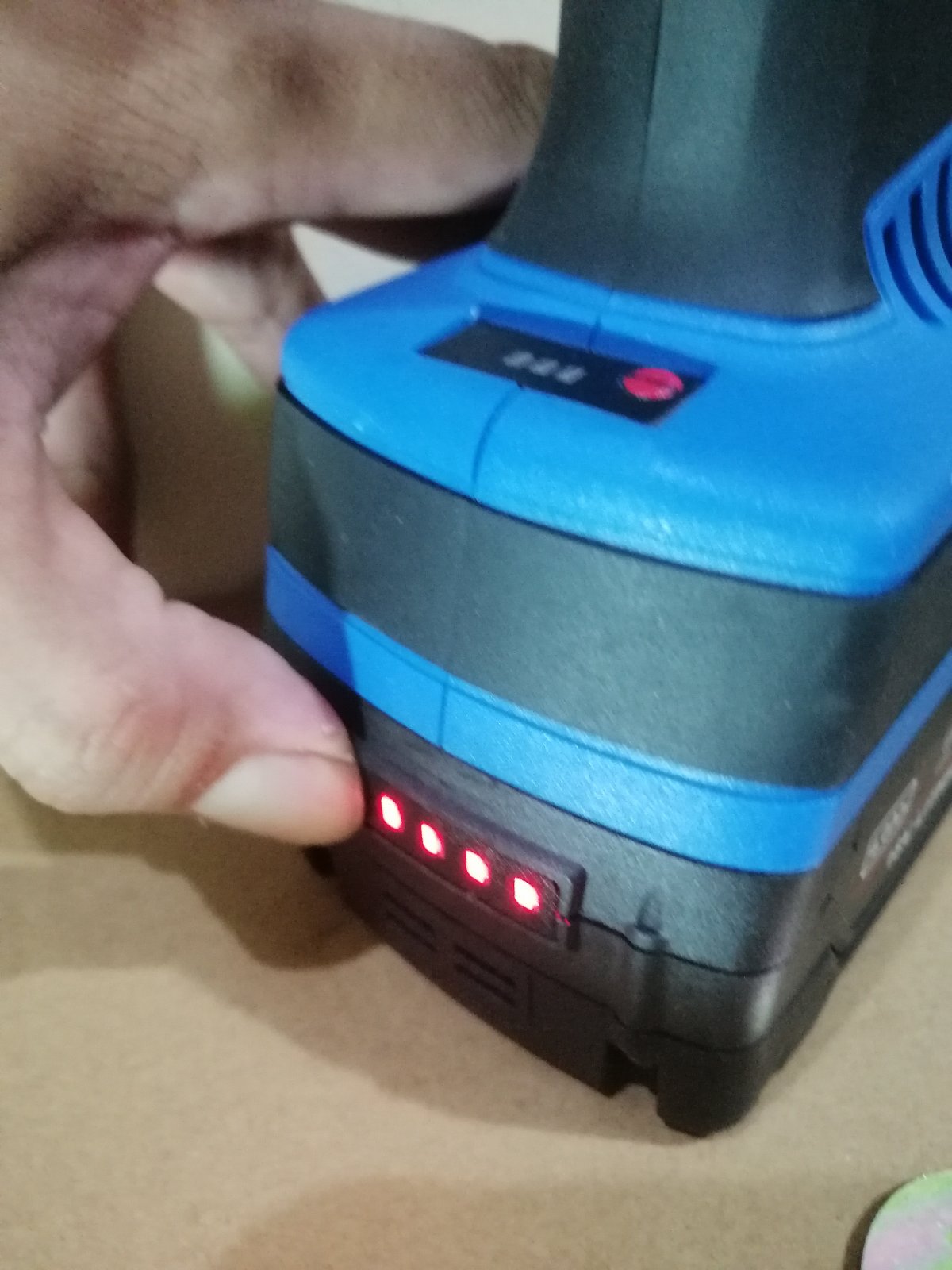MP-04 5-inch Cordless Polisher Machine with extra Battery