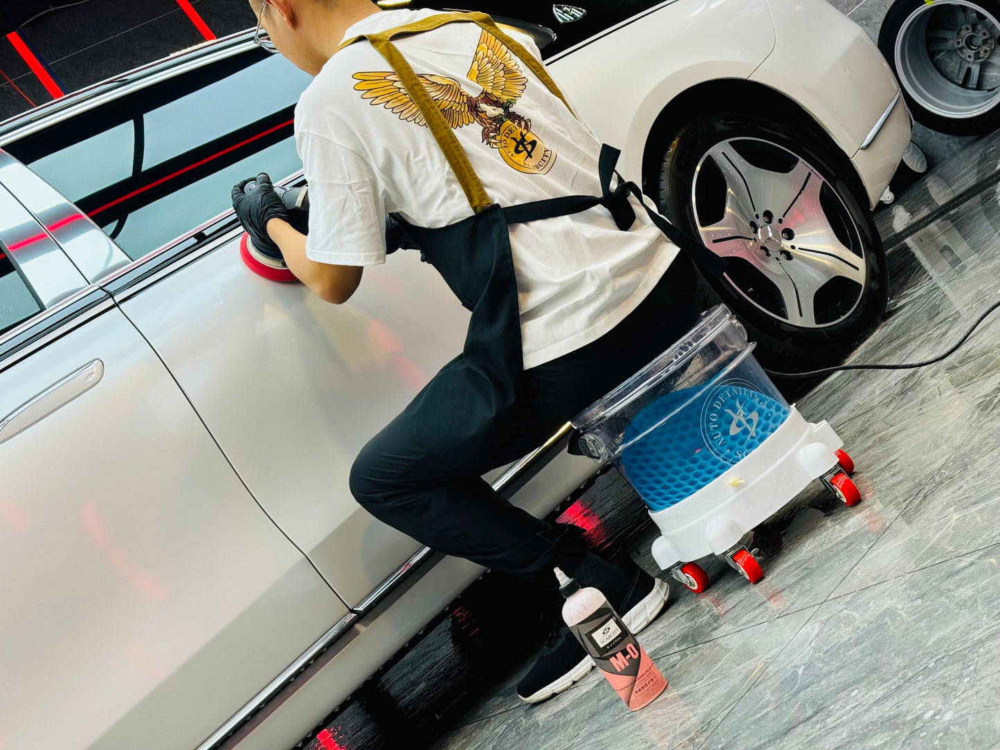 MG-004a Scarcity Clear Car Wash Bucket with Grit Guard and Dolly Set